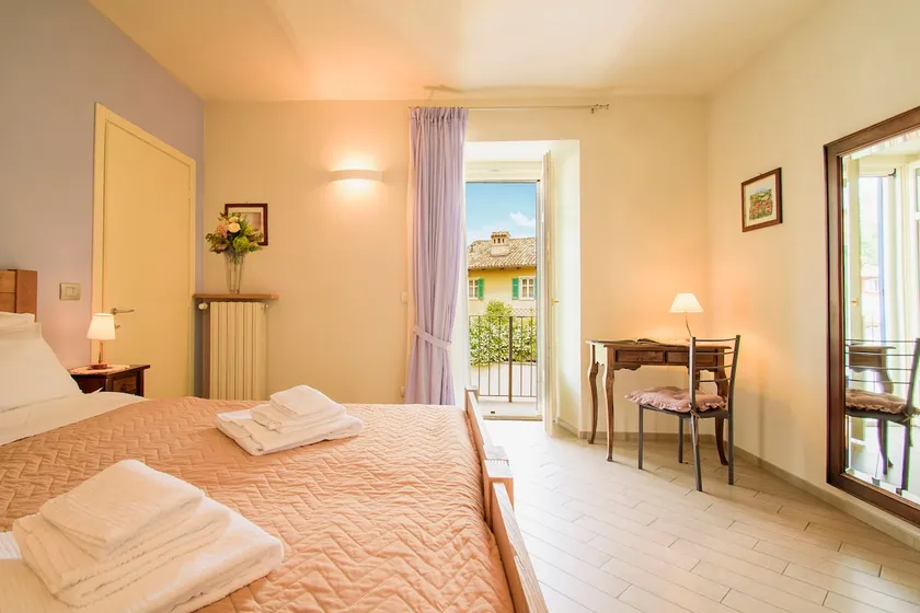 Apartment in the heart of La Morra with balcony - Image 1