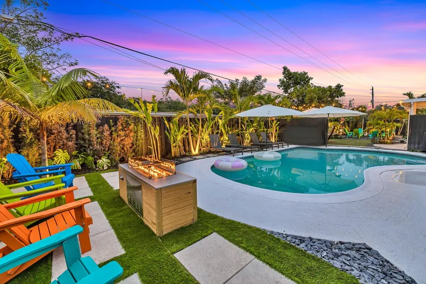 2 Homes Together, HTD pool, Jacuzzi, Fire pit - Image 1