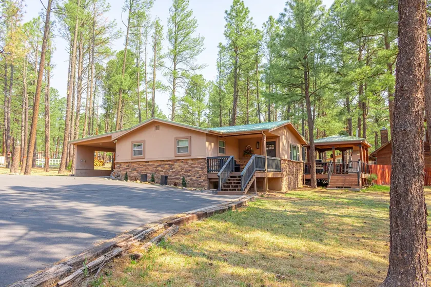 Royal Heaven, Hot Tub, Private Deck, Covered Porch - Image 1