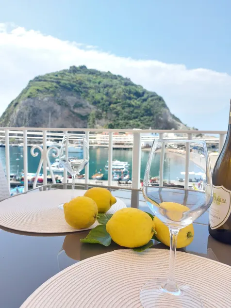 Ischia. Maison à 50 mètres de la mer et de la plage! (Baie  Procida-Capri-Amalf - Image 1