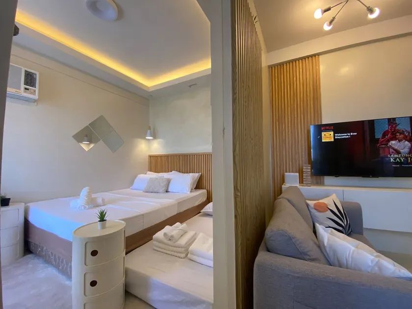 Chic & Cozy Corner | 24/7 Power | FREE Pool Access - Image 1