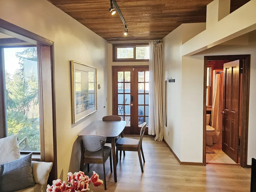 Private Escape with Lake Sammamish Views - Image 1