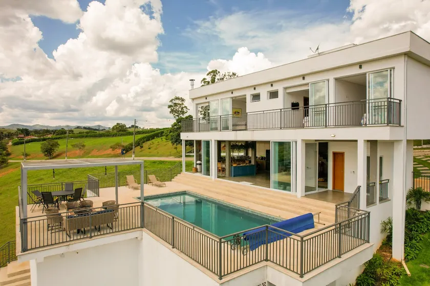 House for groups | 7 en-suites + heated pool - Image 1