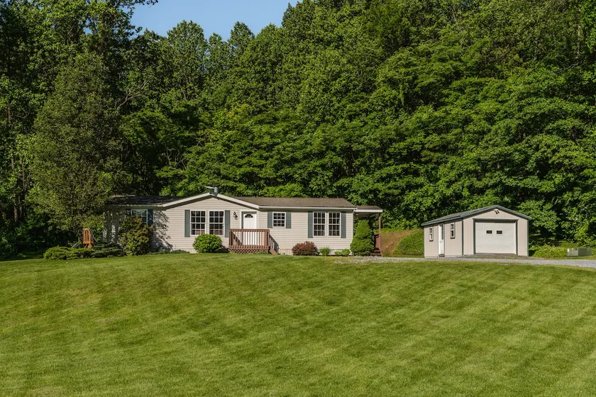 Cozy 3-Bedroom in Robesonia, PA - Image 1