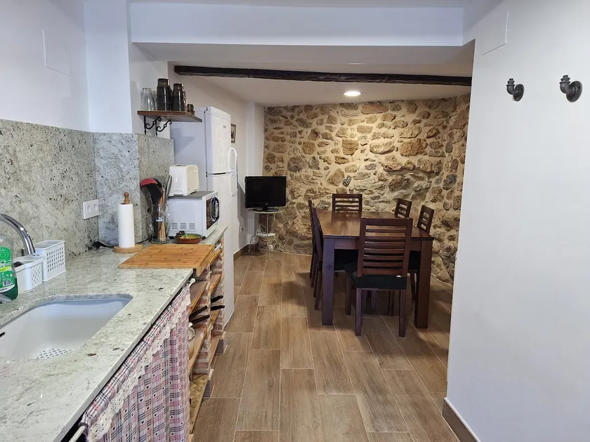Casilda's house with 4 bedrooms and a terrace - Image 1