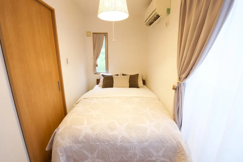 9 minutes by car to the beach * 1 group per day * Private house * Maximum 7 people * Free parking * ZA076 - Image 1
