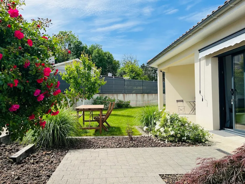 Le petit Tiret_ Charming 3-room apartment in a very quiet area - Image 1