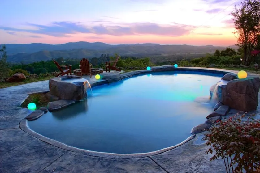 Yosemite Dreams *Pool *Hot Tub *Close to Town - Image 1