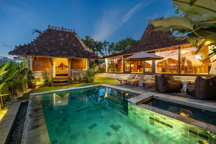 Charming 4BR Wooden Villa with Lush Garden Oasis by Santi mnagement - Image 1