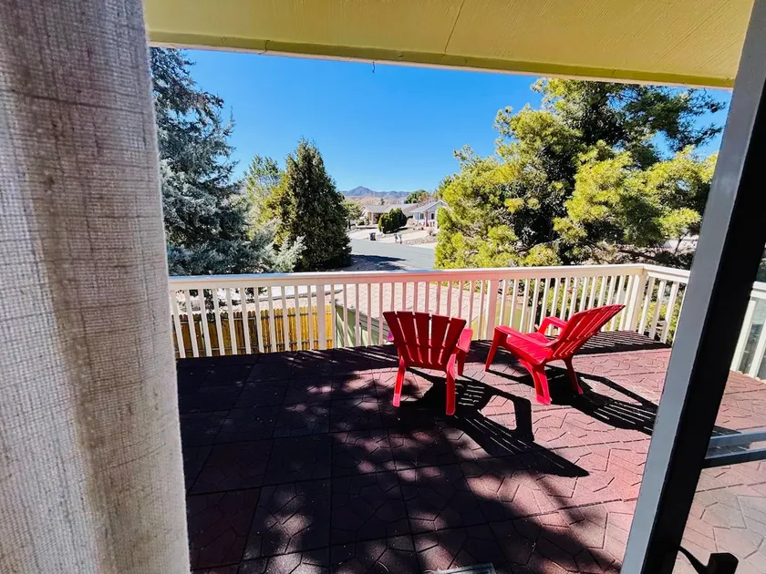 Restful mountain views. Weekly & monthly discount. - Image 1