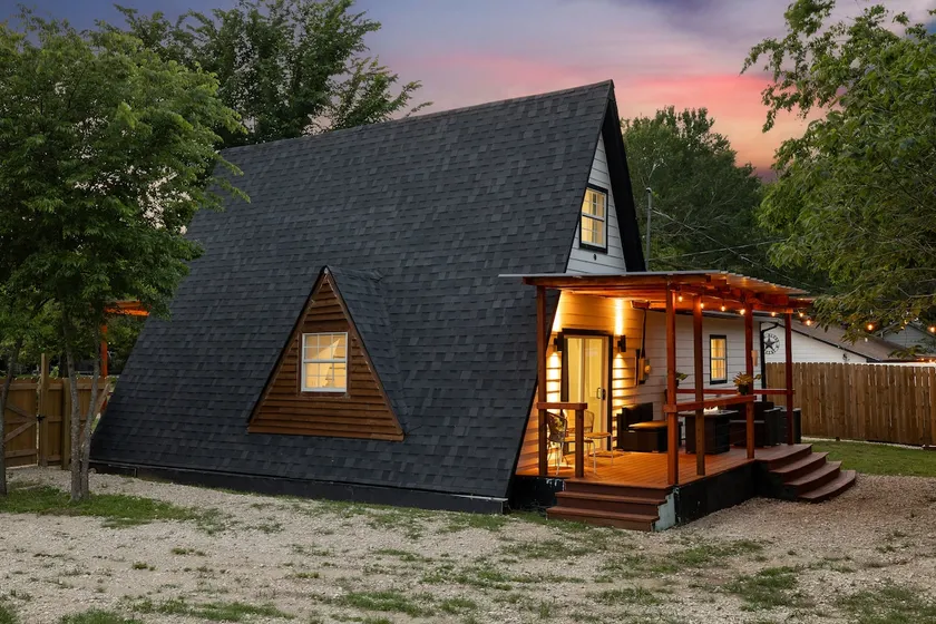 Charming Lake House: Fire Pit - Yard - Play Area! - Image 1