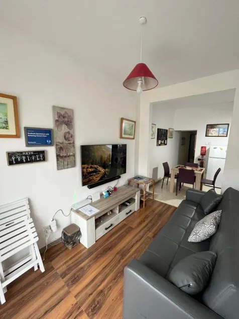Seafront Apartment with Amazing Sunset View - Image 1