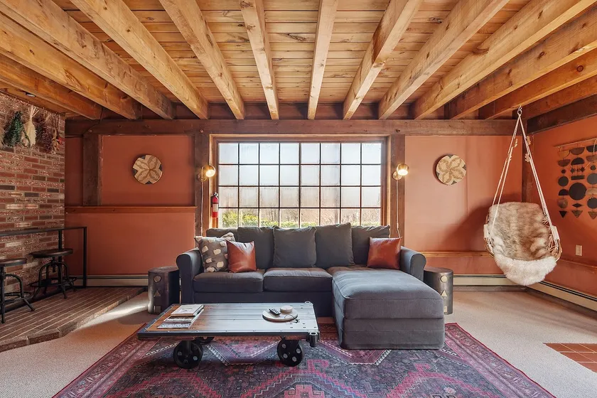 Luxe Henniker Hideaway - Image 1