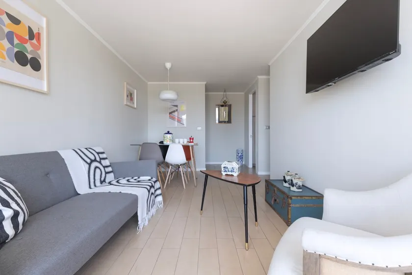Bright 2-Room Apartment Near Hos Barros Luco - Image 1