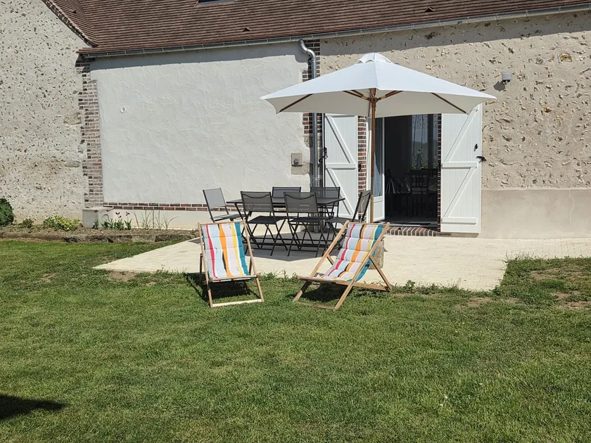 Beautiful maisonette with terrace in the countryside - Image 1