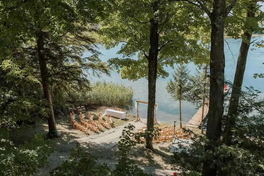 Grippen Lakehouse: Waterfront Cottage for 10 - Image 1