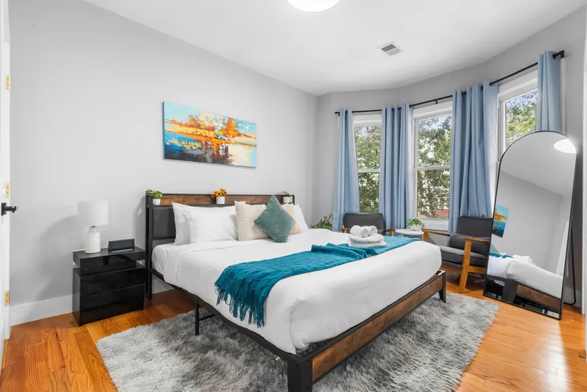 Newly Renovated Cozy 3BR Modern Home near NYC! - Image 1