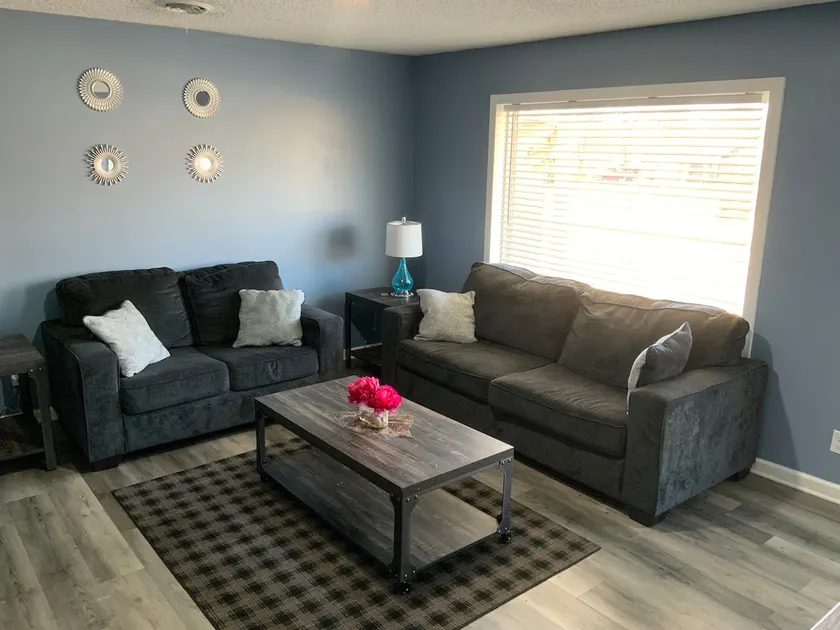 Cozy place away from home, 3 bedroom (B) - Image 1