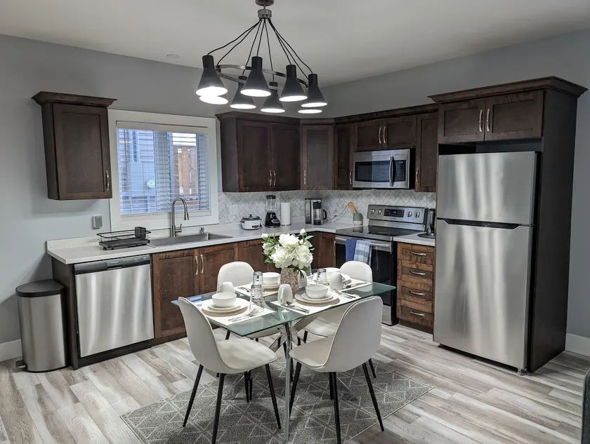 Bright & Spacious 2-BDR apt in Kenmount - Image 1