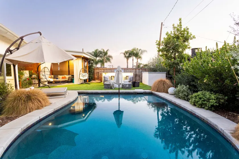 Modern LA Oasis/Pool/Firepit/King/Soakingtub - Image 1
