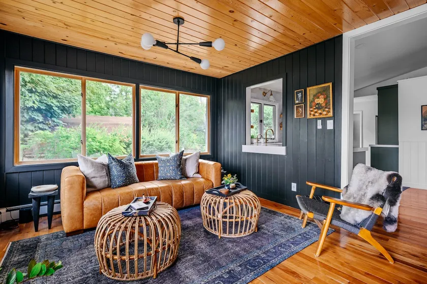 Lake cottage, kayaks, firepit, chefs kitchen - Image 1
