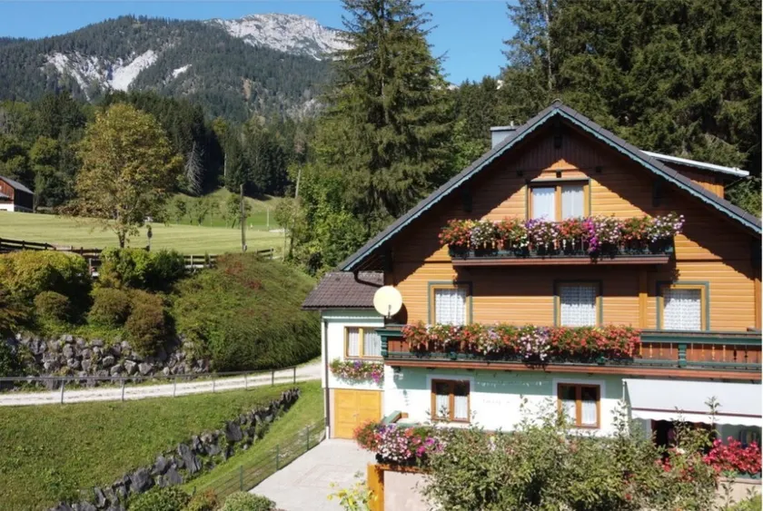 New, cozy retreat, 300 m to ski bus in Schladming Region - Image 1