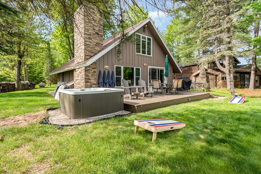Stunning Lakefront Cottage with Beach & Hot Tub - Image 1