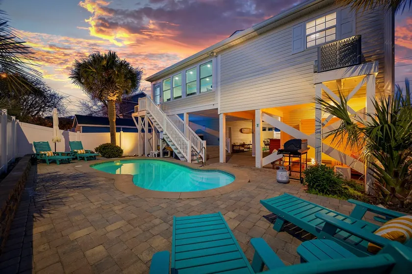 4BR Beach Escape, Hot Tub, Heated Pool & Game Room - Image 1