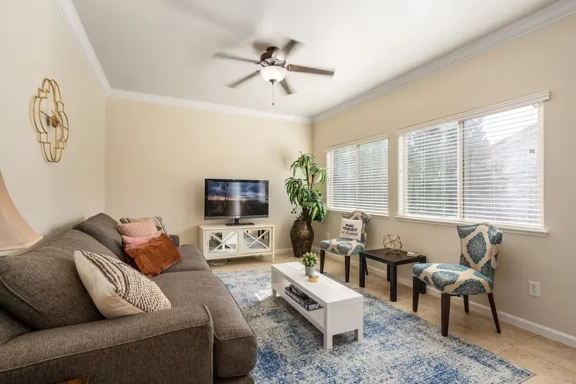 Spacious/Clean Home! - Quiet Safe, 10min to Casino - Image 1