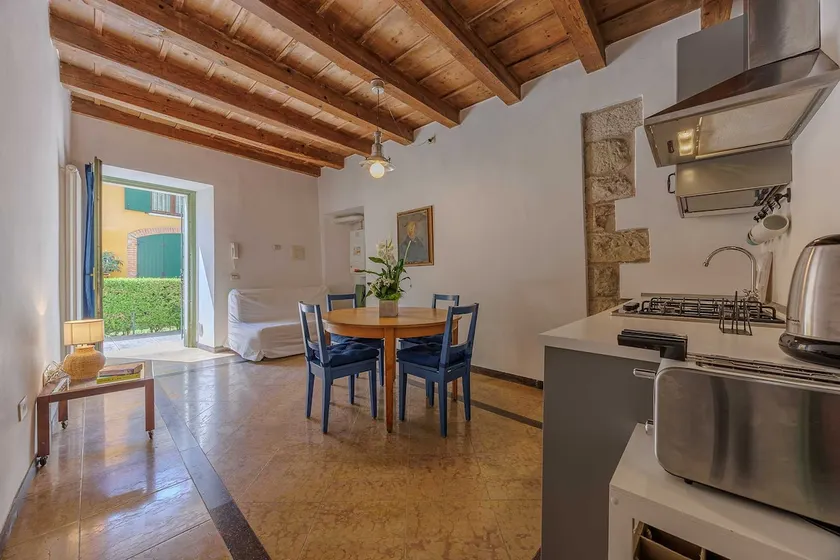 ”Blue” apartment in Villa Cisano - Image 1