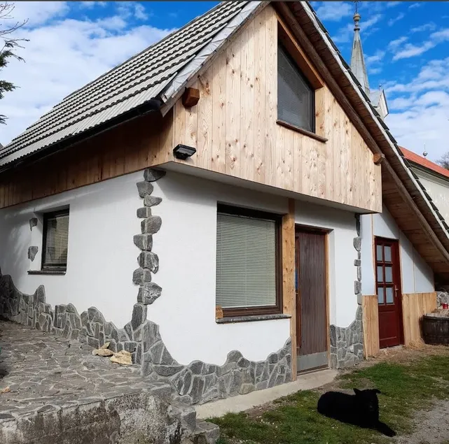 Guest House Volk Turjaški - Image 1