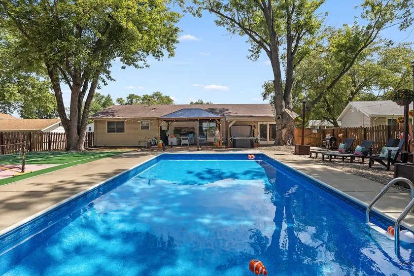 T Luxury Pool, Hot-tub, PickleBall, Arcade&Theater - Image 1
