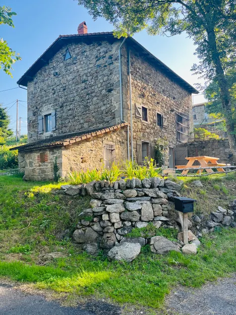 Beautiful stone house, quiet - Image 1