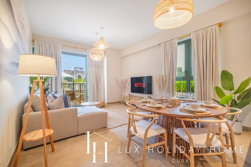 LUX The La Mer Luxury Burj View Suite 3 - Image 1