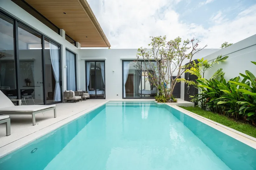 Mouana Songkhun New 4BR Pool Villa, Phuket Town 8min, Beach 5min, Gated Villa Community - Image 1