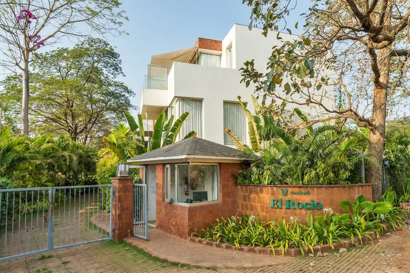 Sereno Blooms 2bhk villa w/pool & patio Assagaon - Image 1