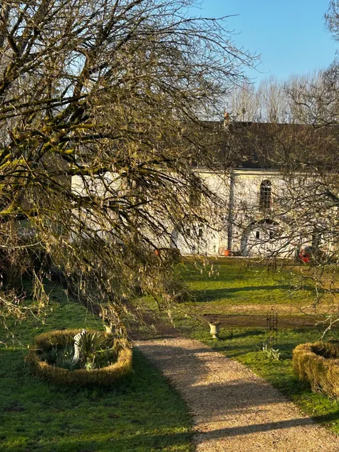 Manoir's caretaker's house in the heart of the forest - Image 1