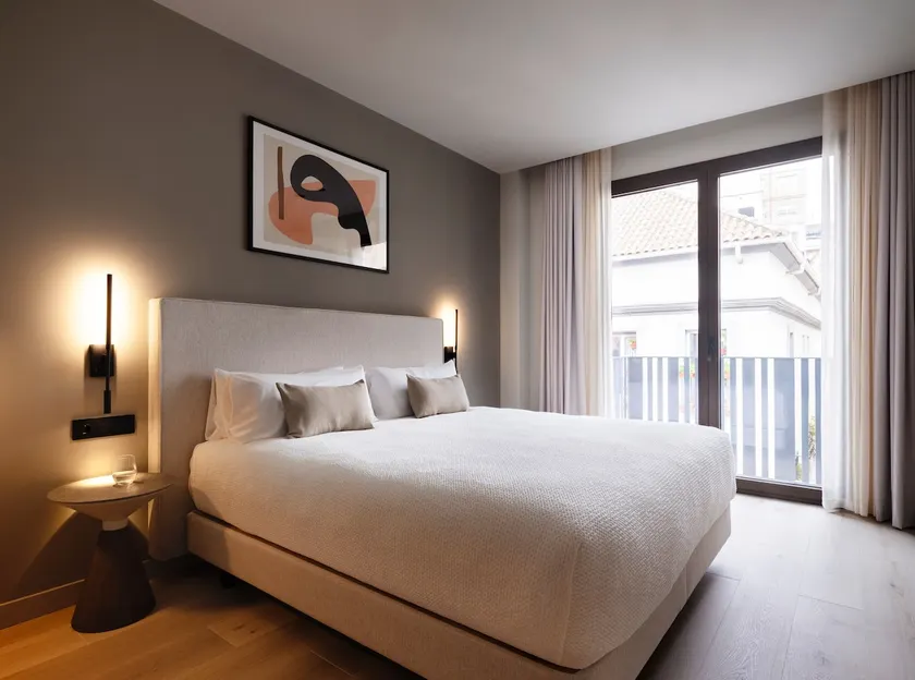 Numa | Large Room in Ciutat Vella - Image 1