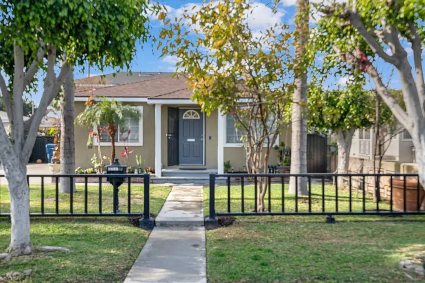 Perfectly Located Home in the Heart of SoCal - Image 1