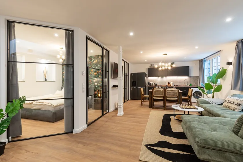 Urban Wave Apartment II - Image 1
