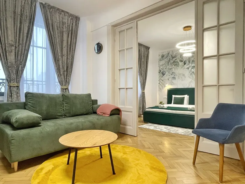 Golden Forest King Bed | Calea Victoriei |Old Town - Image 1