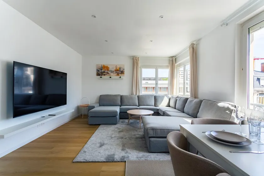 5-bedroom apartment near the center of Strasbourg - Image 1