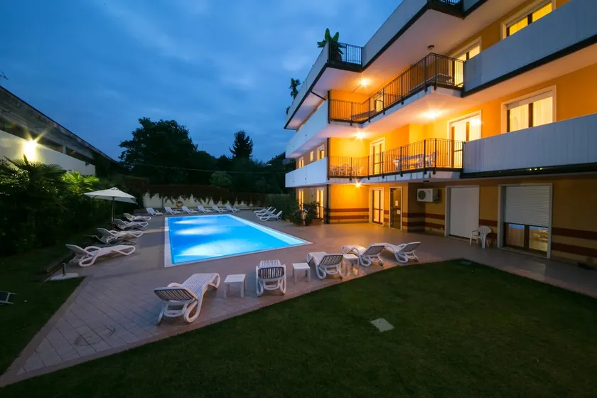 Gardapalace - Trilo Exec. Garden - Image 1