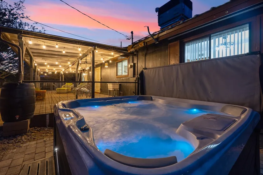 Hot Tub, Fenced Yard, Walk to Cave Creek - Image 1