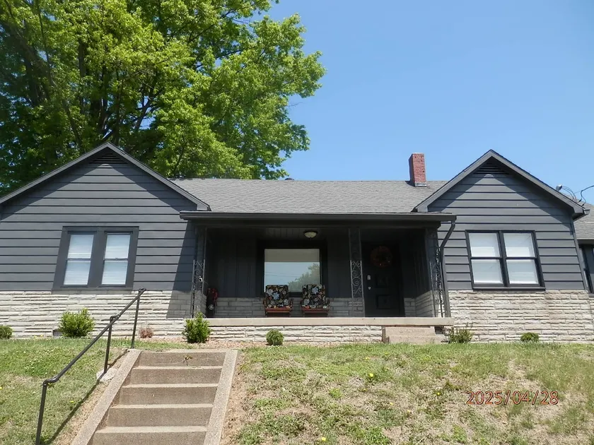 Large home to share the fun - Image 1
