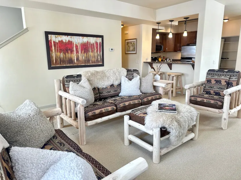 Modern Rustic Retreat - Image 1