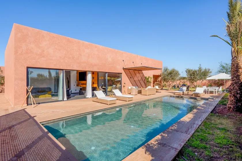 Luxury Villa | Heated Pool • PS5 • Garden - Image 1