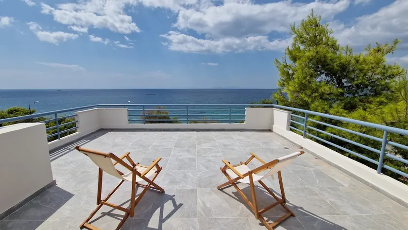 Athenian Riviera Seafront Residence - Image 1