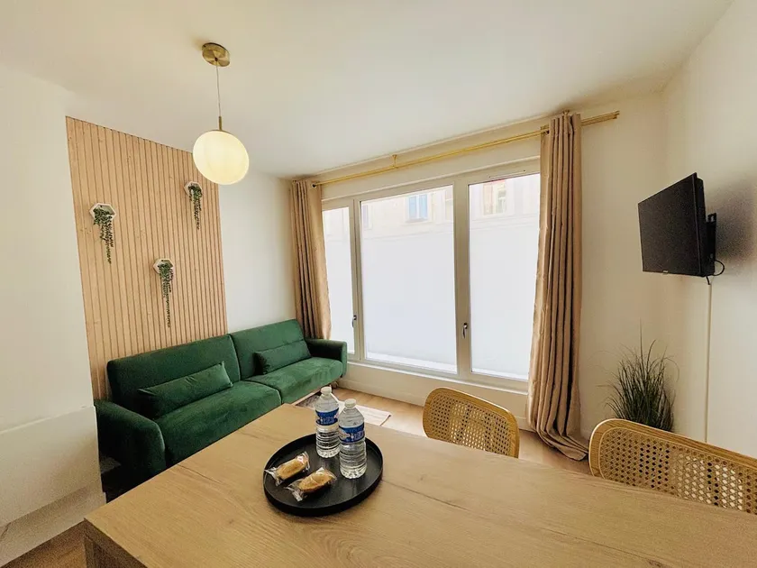 Midori * Beautiful Downtown Apartment * Calais - Image 1