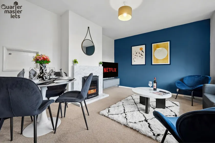 2 Bedroom Bungalow with Parking that Sleeps 6 - Image 1